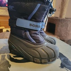 SOREL SNOW BOOTS
flurry Youth
size 10