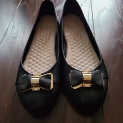 Comfortable Flats With Bows