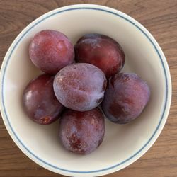 5 plums