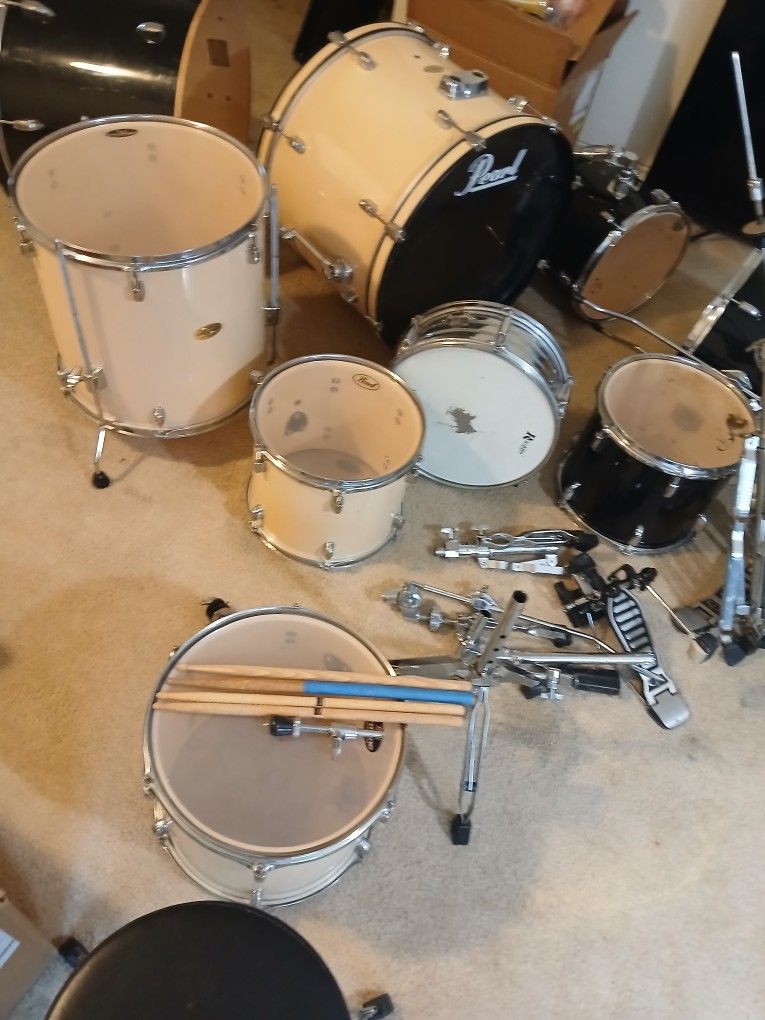 Pearl Drum Set (Sticks & Symbols Included)