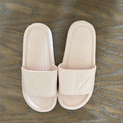 New/women Size 7