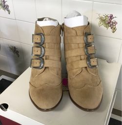 Women's Boots Size 9 Tan Suede-Like Ankle Boots - BRAND NEW