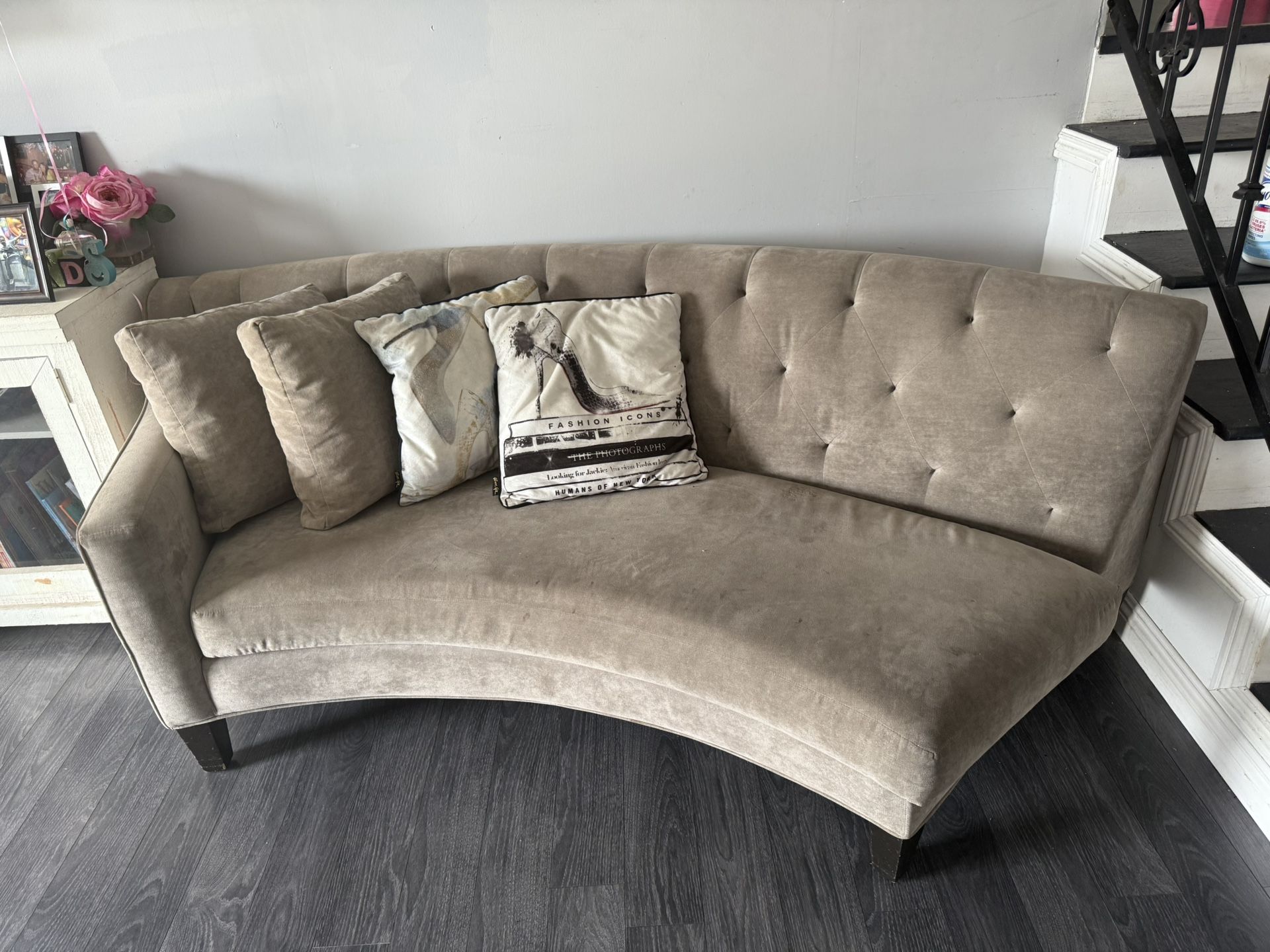 Free Gray Sofa/White Chair