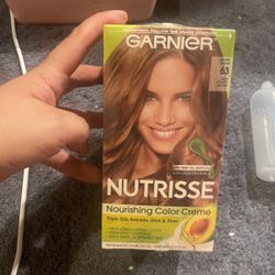 Garnier Hair Color Nutrisse Nourishing Creme, 63 Light Golden Brown (Brown Sugar) Permanent Hair Dye, 2 Count 