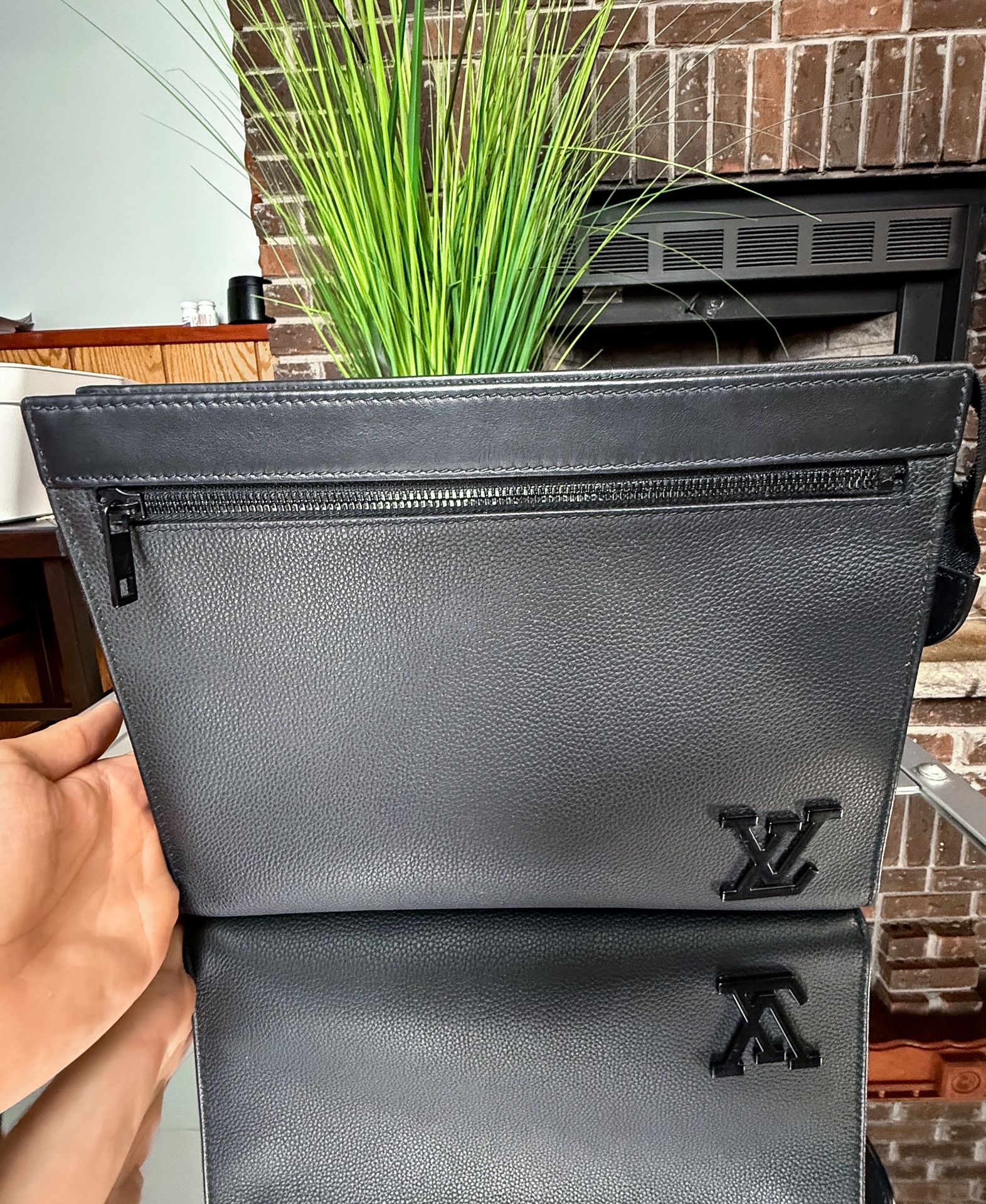 Louis Vuitton Mens Bag
