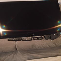 Sony Bravia 3D With Glasses Including 