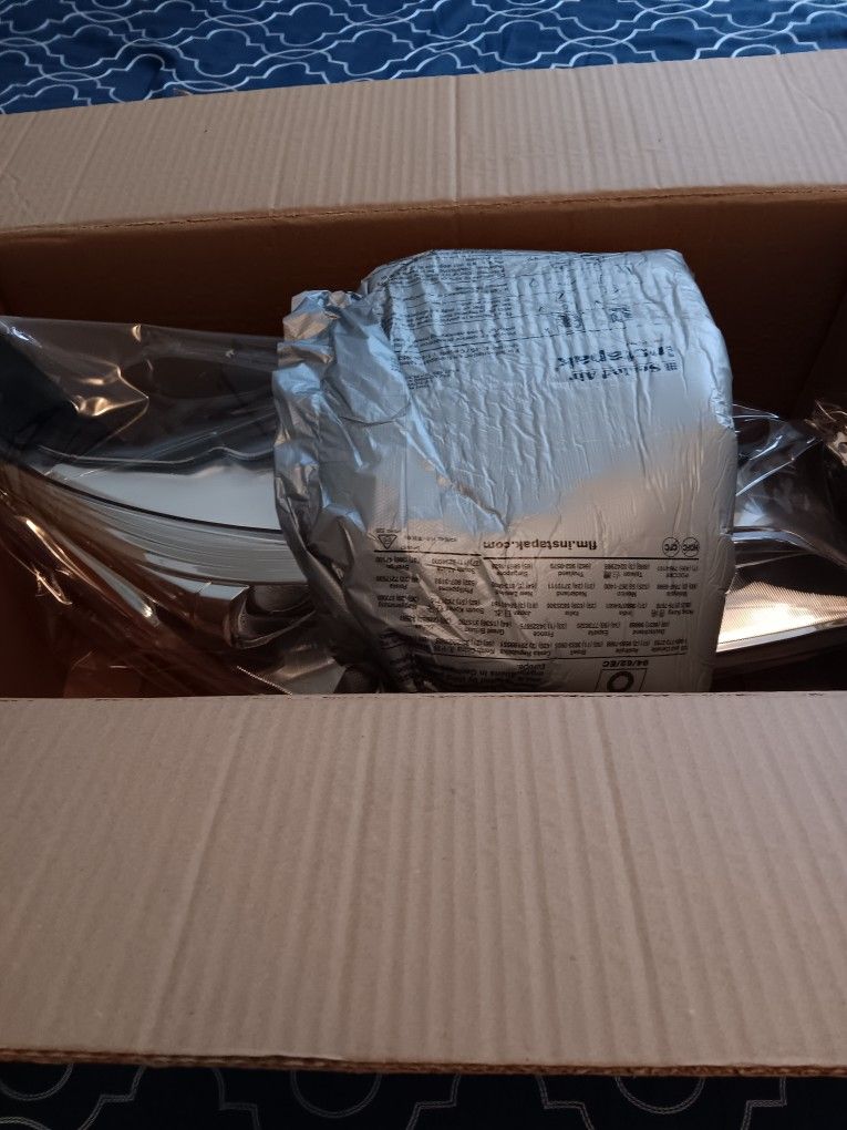 New 2015 - 2017 Toyota Camry  Passenger Side Headlight.  $50