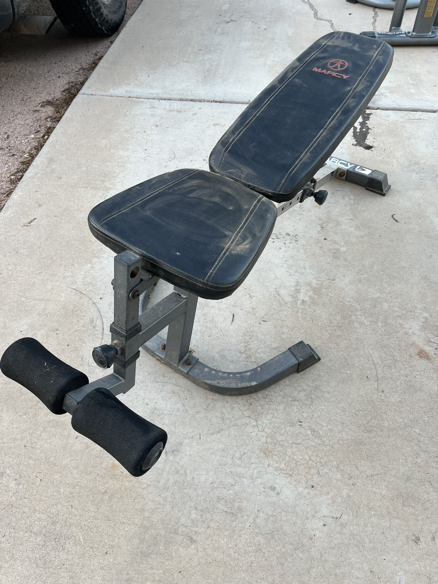 Adjustable Weight Bench