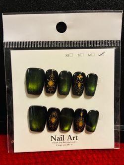 Press-On Nails Black Green Gold Design