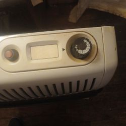 Propane Heater  20,000 Btu Has Fan  And Thermostat 