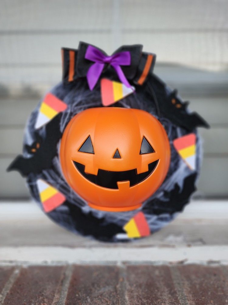 Trick Or Treat Halloween Wreath