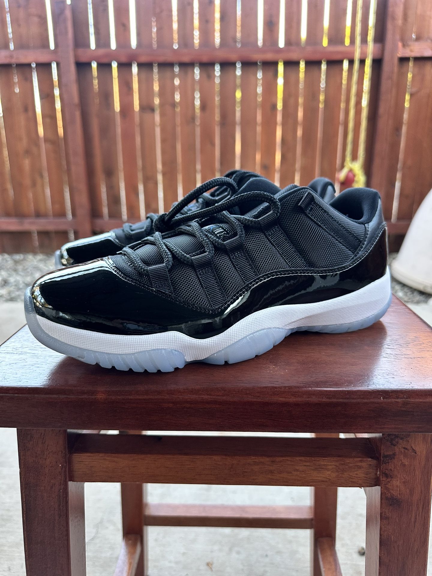 Air Jordan 11 Low Space Jams Size 9.5