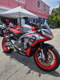 2021 Aprilia Tuono 660cc