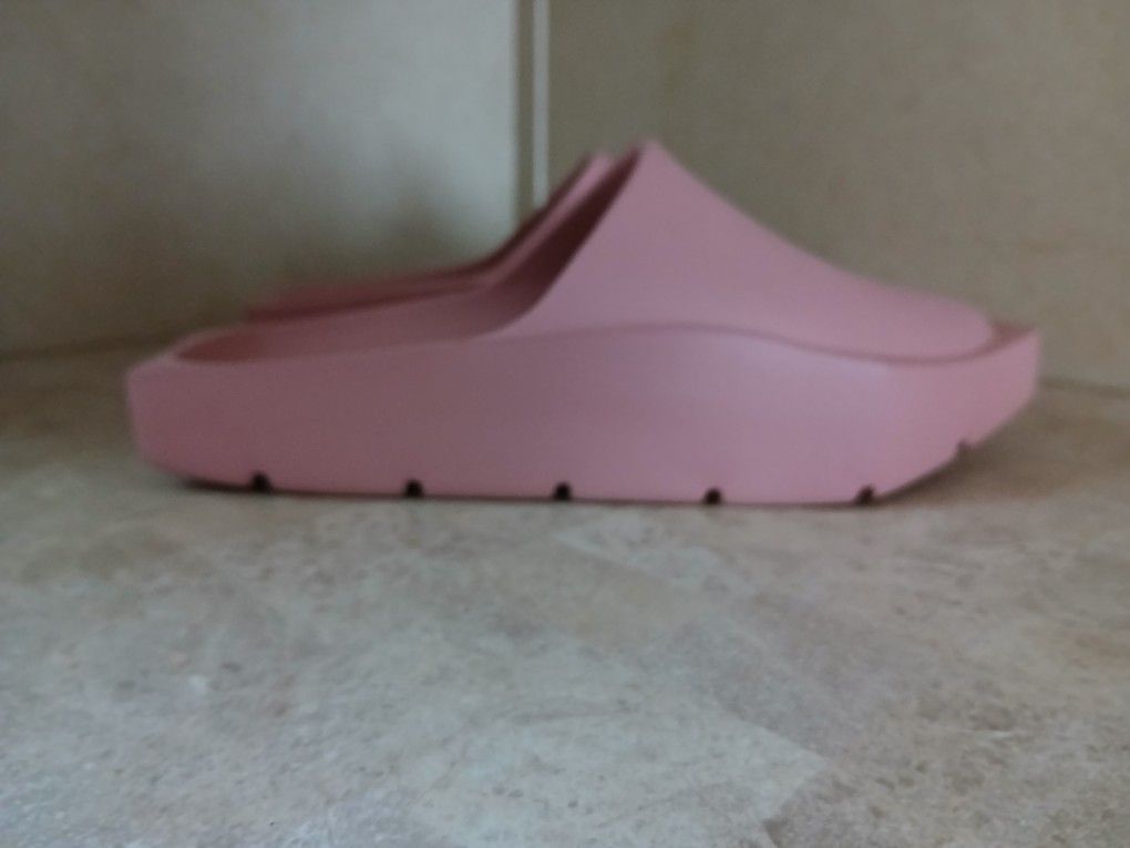 Women's Jordan Slides- Size 6
