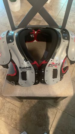 Football Riddell Shoulder Pads - Medium