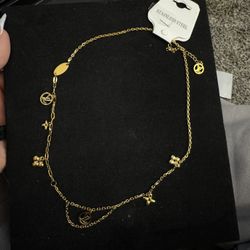 gold necklace 