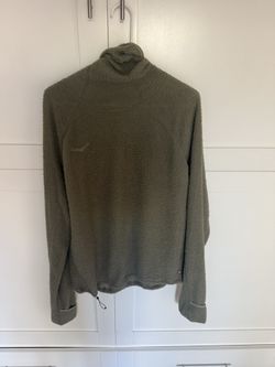 New never used Hoka BaseCamp Thermal Mid Layer