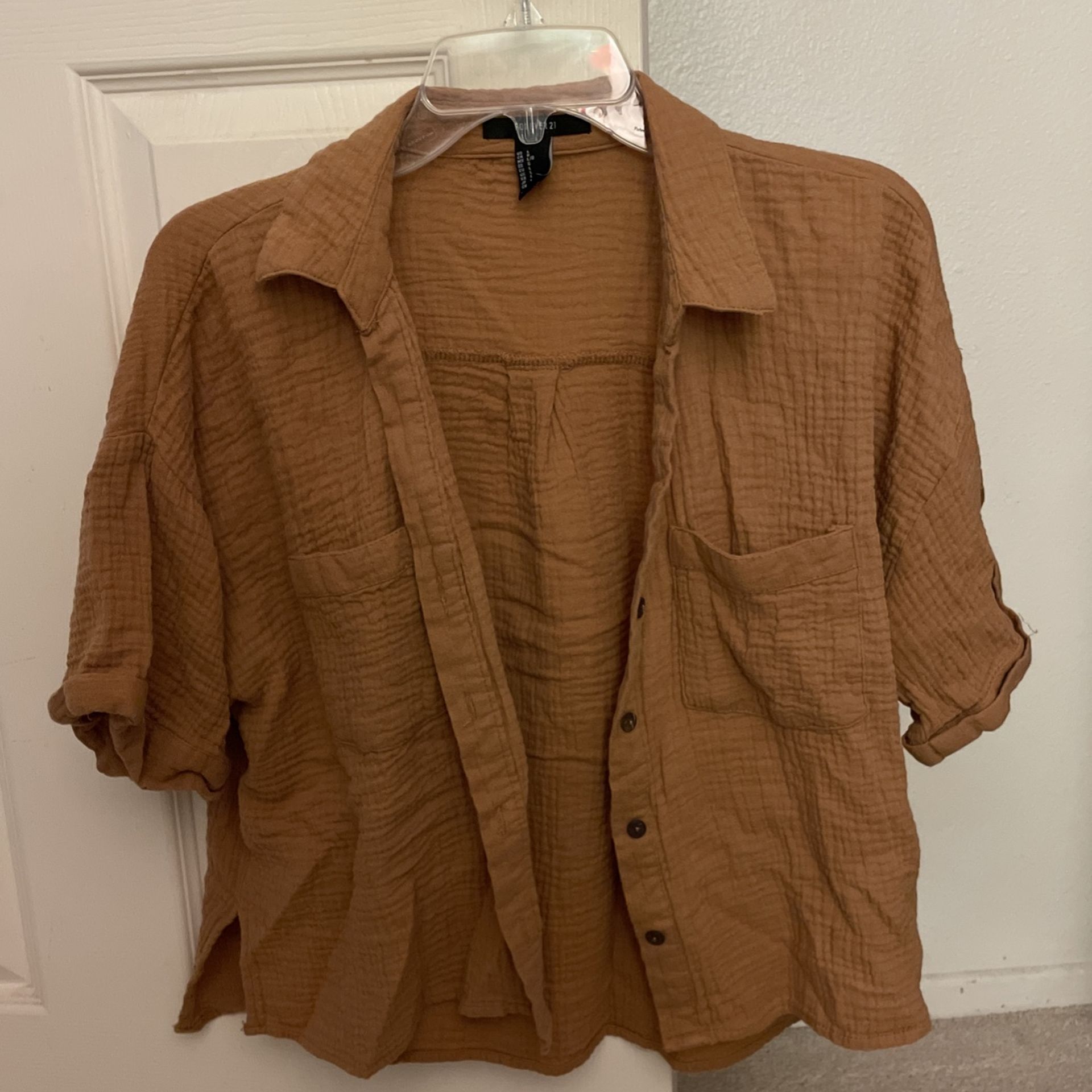 Button Up Crop