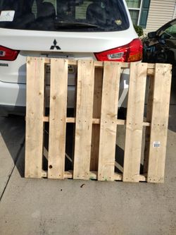 Free Pallet - Pick Up Now