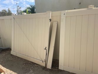 vinyl gates