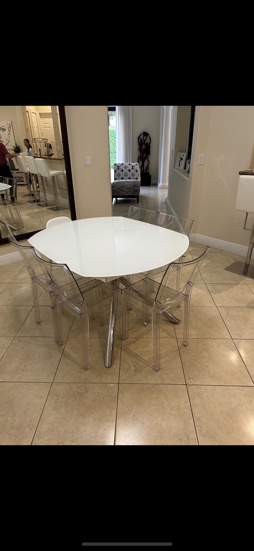 White Table Chrome Base 5 Clear Chairs 