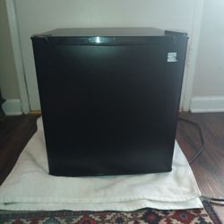 Kenmore Mini fridge $65New.