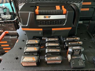 RIDGID 18v Vacuum/Batteries/Charger