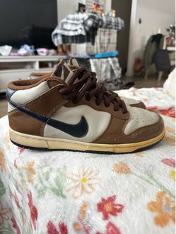 Nike Dunk Mid 'Brown Birch' sneakers.