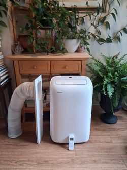 12,000 BTU WIFI CONNECT  w install kit & REMOTE
