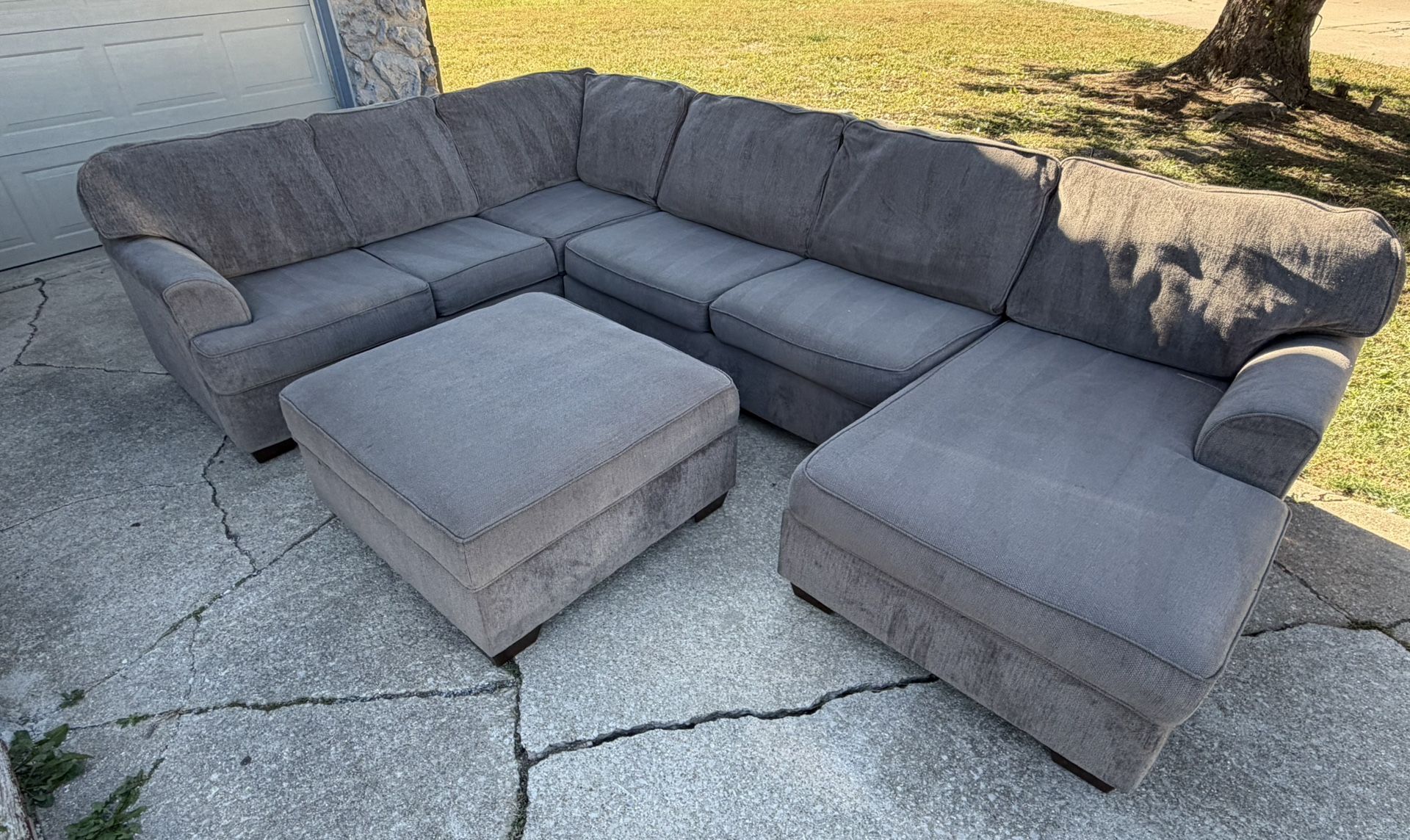 Sectional Couch(FREE DELIVERY‼️)