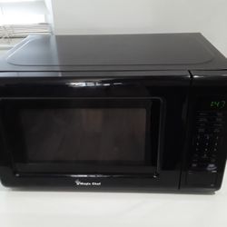 Microwave Small Size 700 Watts 