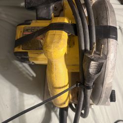 Circular saw Dewalt