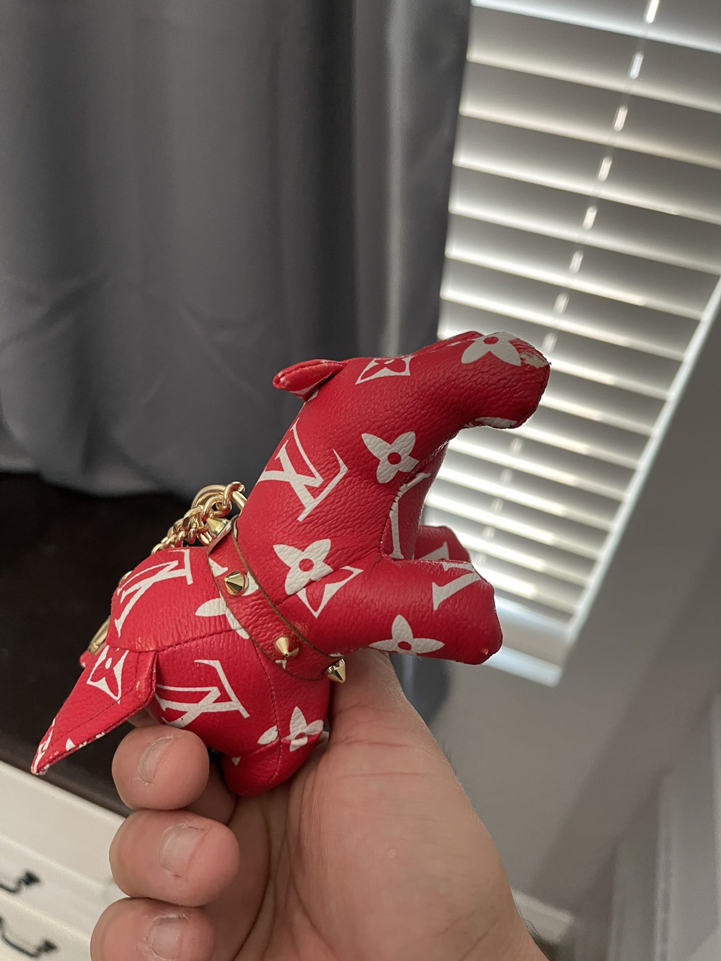 FOR SALE LV Falun Dog Keyring Charm - MTC Beauty Products
