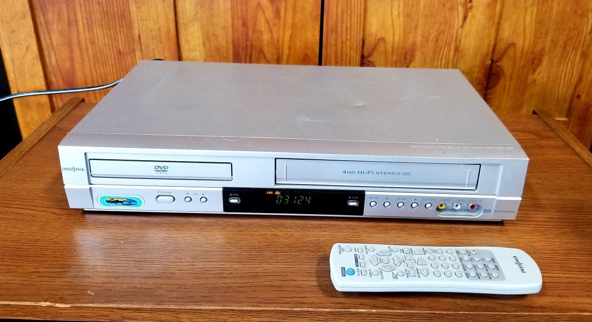 Insignia IS-DVD040924 DVD VCR Combo Player VHS Recorder with Remote