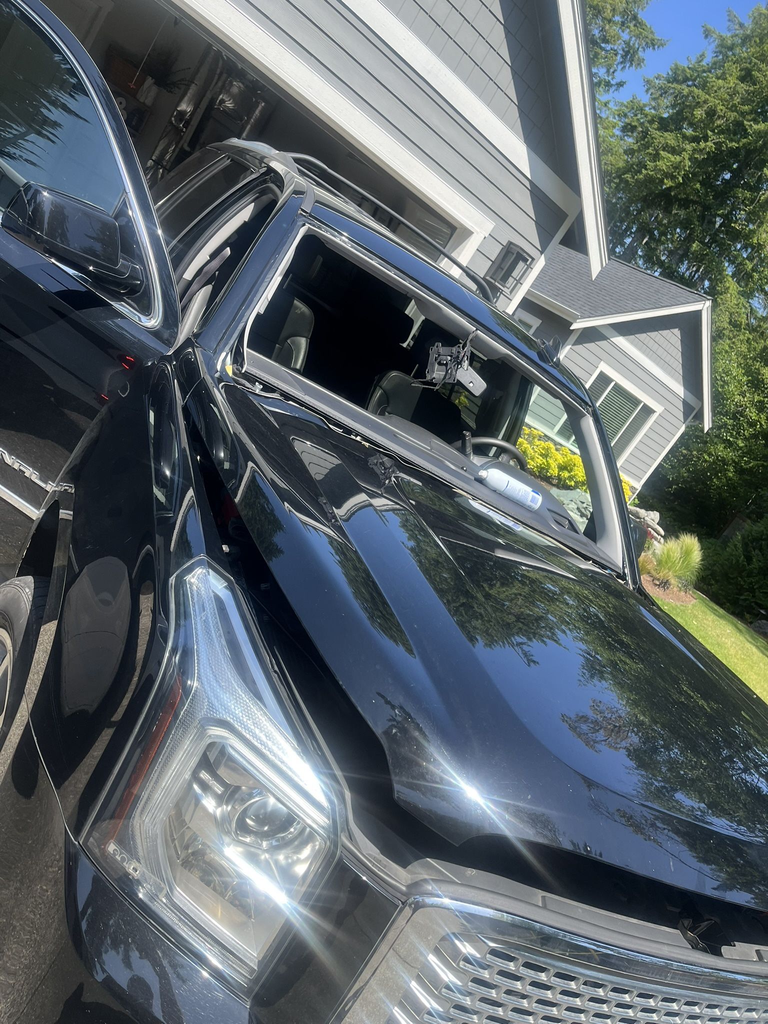 GMC Yukon Windshield And Door Glass