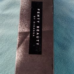 BRAND NEW Fenty Beauty by Rhianna, 
Soft Matte Longwear Foundation
Shade 240
32ml