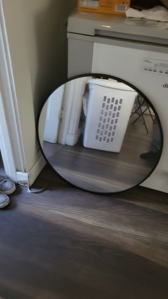 Round Mirror