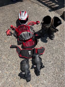 Dirt bike gear - Alpine Star, HJC, Fox Racing, Thor, Fly Racing