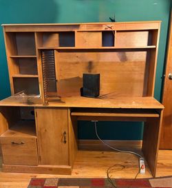 Wood Computer Desk with Hutch and Storage