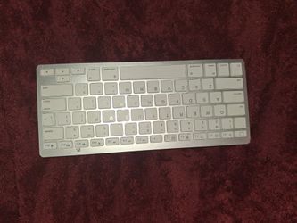 Omoton keyboards (white and silver)