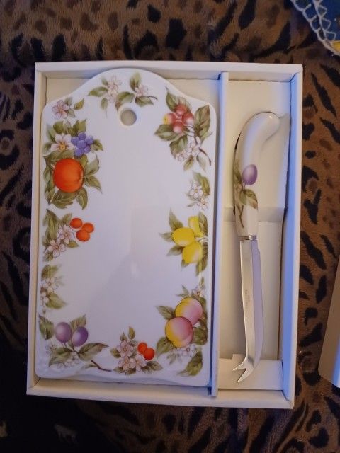 Sadek Andrea Porcelain Cheese Plate With Knife