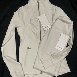 Lululemon White & Gold Set – SIZE 2