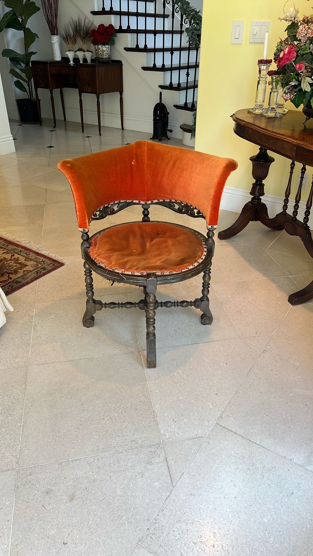 Beautiful! Vintage Antique Chair!