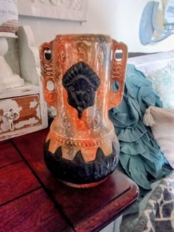 Alien wear Vase