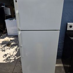 Hotpoint Refrigerator For Sale 