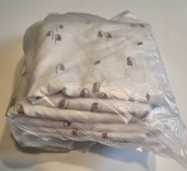 IKEA GULDVÄVARE duvet cover and one pillowcase set designed for a crib