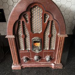 General Electric GE Reproduction Model 7-4100JA Cathedral AM/FM Radio Wood Works