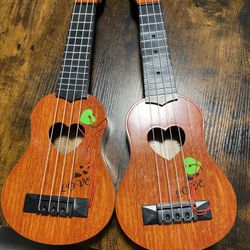 2 Kids  Play Guitars 