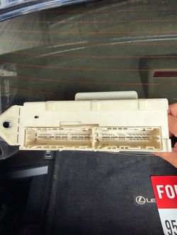 2006-2008 LEXUS IS250 IS350 JUNCTION FUSE RELAY BOX BLOCK 82(contact info removed)2 OEM