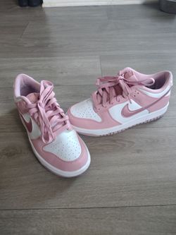 Nikes women's 5.5